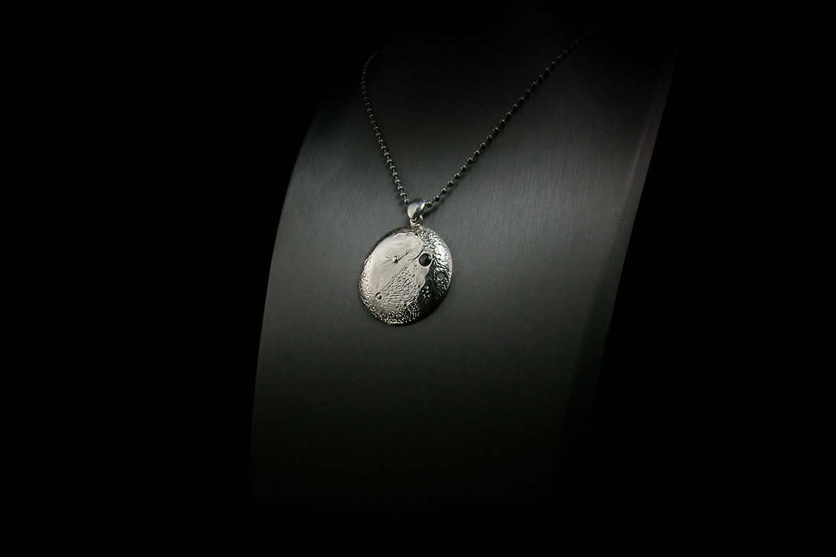 silver-moon-pendant-ii