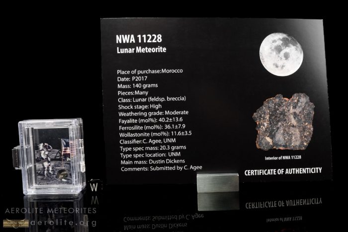 lunar-astronaut-fragment-box-i