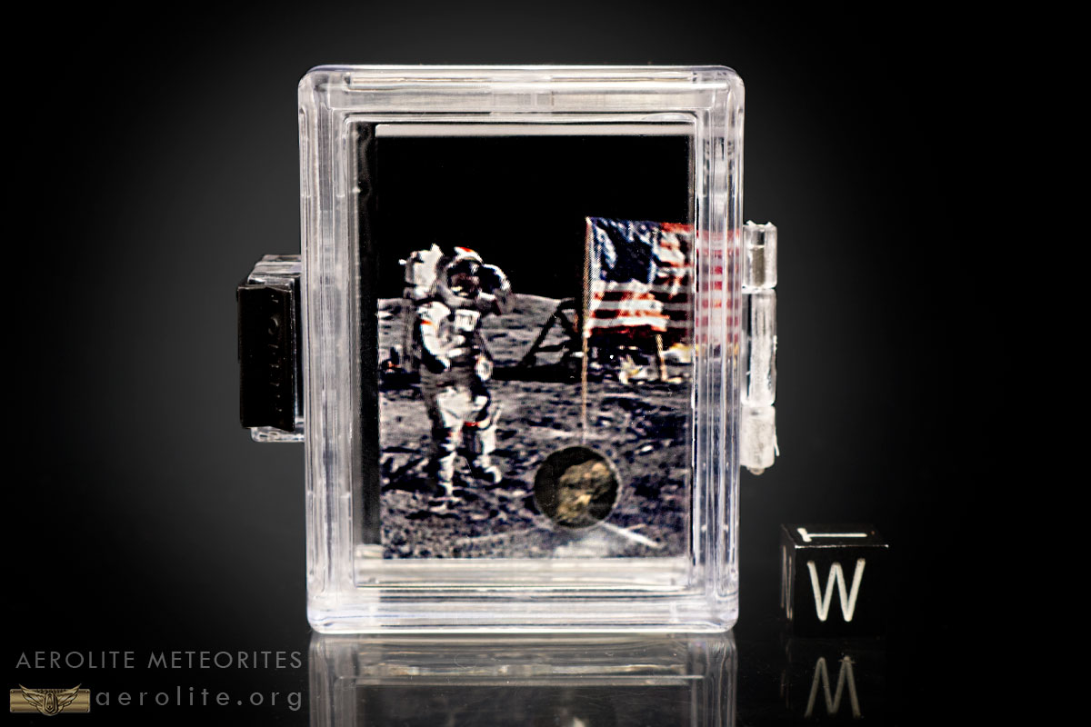 lunar-astronaut-fragment-box-ii